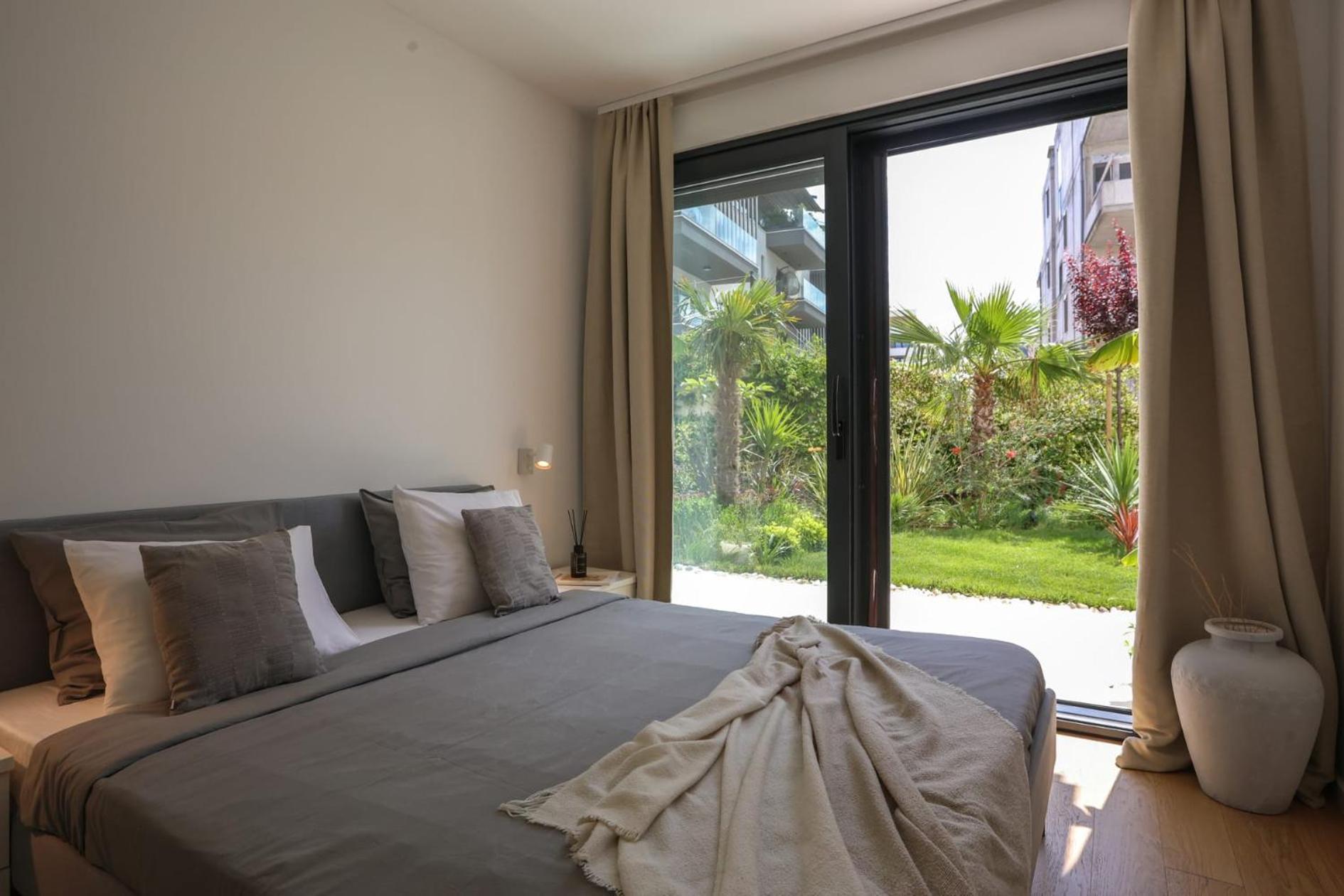 Apartment With Private Pool Сплит Екстериор снимка